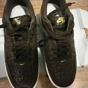 Fairly new worn 2 or 3times Brown Air Force ones